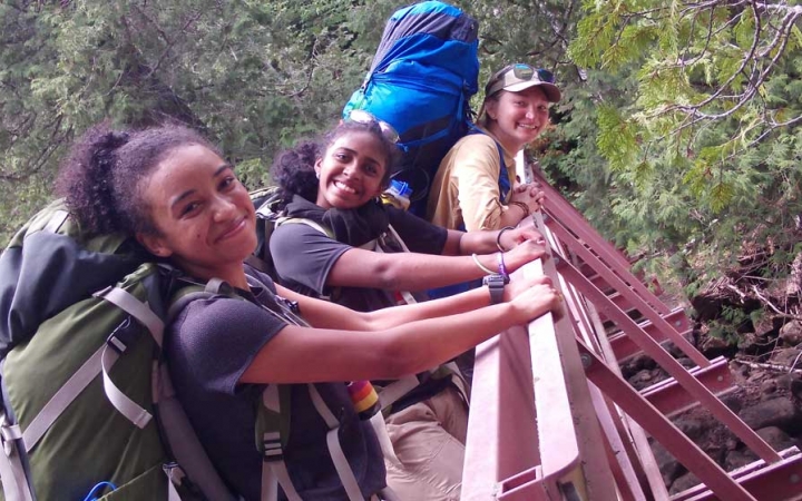 students learn backpacking skills on outdoor leadership couse